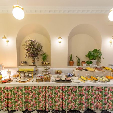 Apartamentos Suites Santa Cruz Sevilla Buitenkant foto