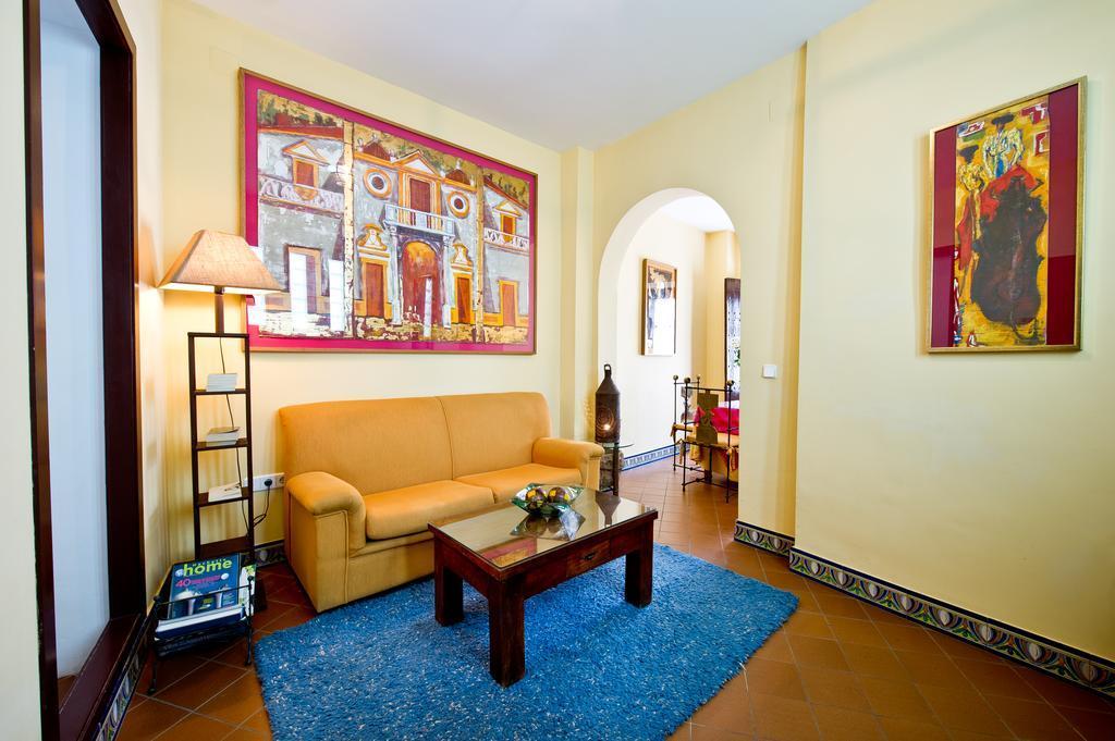 Apartamentos Suites Santa Cruz Sevilla Buitenkant foto