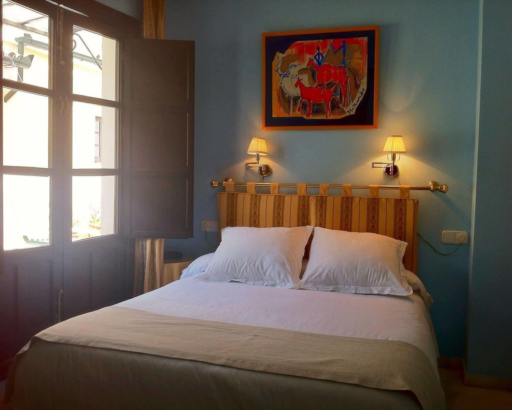 Apartamentos Suites Santa Cruz Sevilla Buitenkant foto
