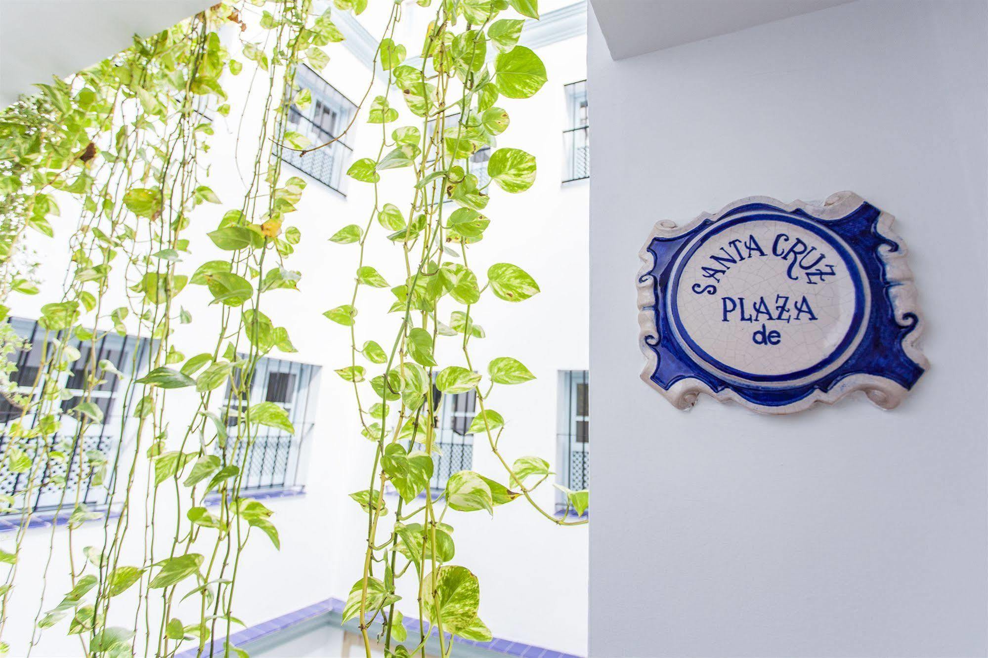 Apartamentos Suites Santa Cruz Sevilla Buitenkant foto